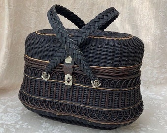 Superb Vtg French Old MARKET BASKET NoRMANDY Bressan KITCHEN Decor Solid WiCKER Hand-Woven CoUNTRYFARM ViLLAGE Festival CoSTUME Folkorique