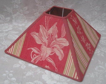 Amazing Vintage French PyRAMIDAL LAMPSHADE Made of 19th cent. Damasked LILY TICKING Fabric Red/Cream Great Shape Interior Design HoME DECoR