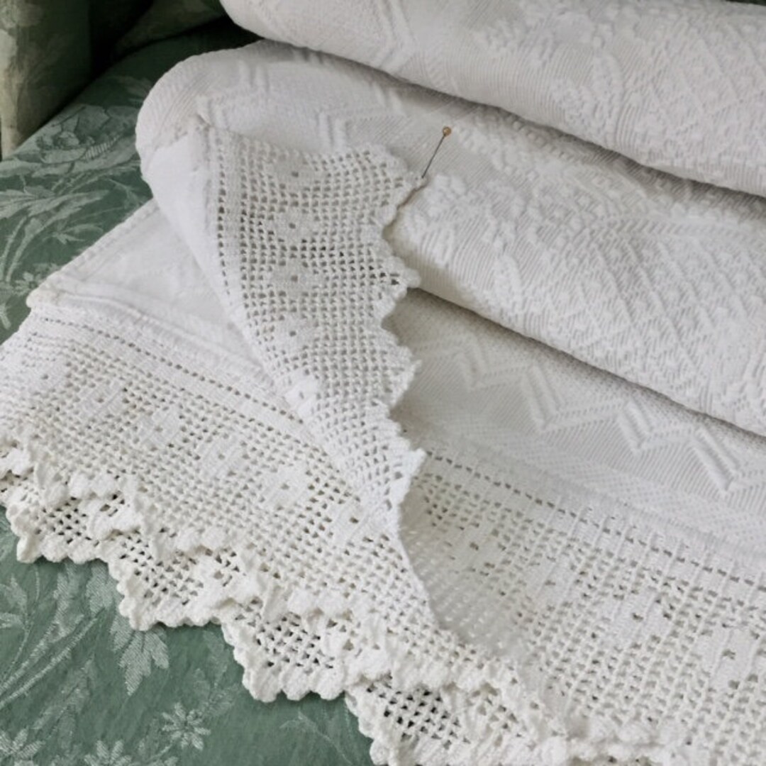 Fab Wedding Gift Idea Old French MARCELLA Style BEDSPREAD White/white