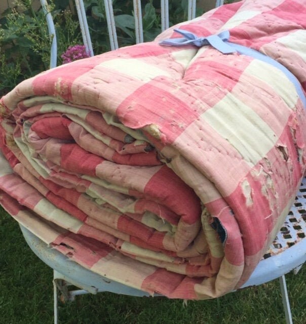 Un Trésor Shabby Chic Distressed Pieced Antique Français Quilt Boutis Pink Vichy Checks Gingham 4 Co