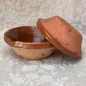 Adorable Set Two Vtg French Petite CASSOULET BOWLS Redish Brown Glaze COUNTRYfARM Rustic POTTERY Tian Dough COOKiNG VESsEL SouthWest France