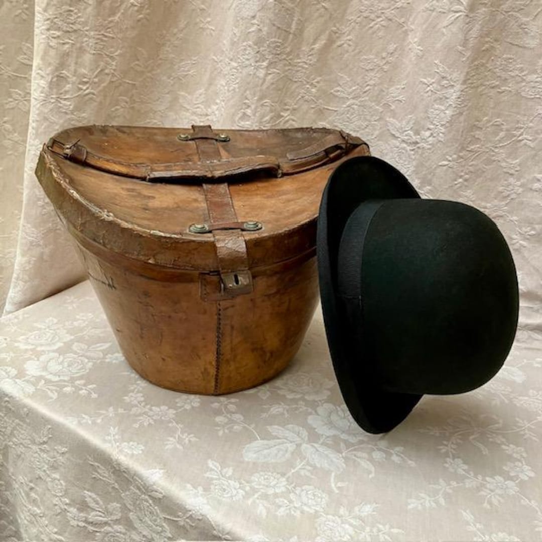 Antique French LEATHER HAT BOX Traveller's Hat Bag Comes W. a