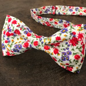 Floral Cotton Bow Tie: Handmade Pre-Tied Bowtie for Men & Kids