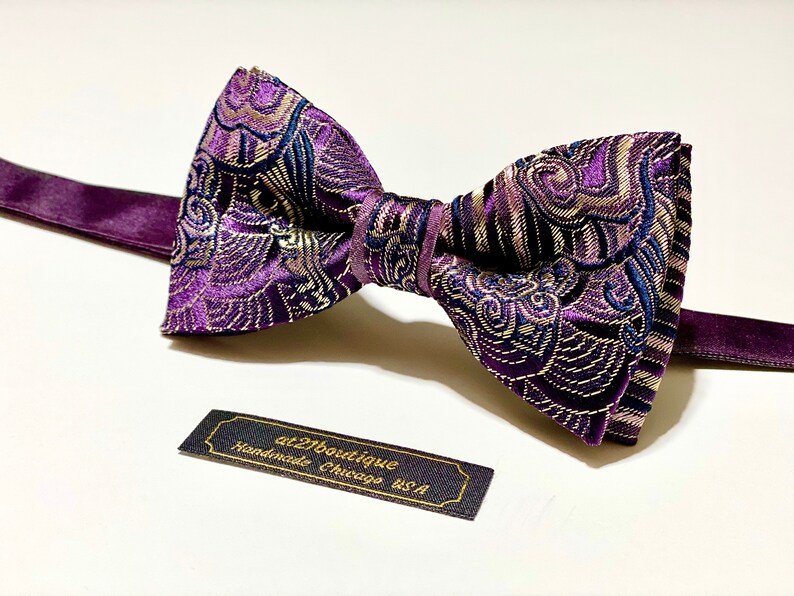 Mens Light Purple Patterned Bow Tie