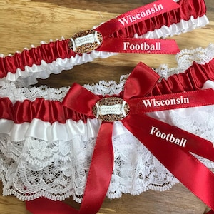 Wisconsin football wedding garters. Sports wedding garter set. Sports garters. Football garter set.