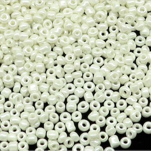 Perle Rockery 2mm Vetro Bianco Opaco Avorio Lotto da 20g Circa 1600 pz
