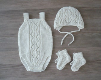 Tenue pour nouveau-né tricotée à la main, barboteuse accessoire photo, tenue neutre pour bébé, barboteuse en tricot pour bébé, ensemble en tricot pour nouveau-né, cadeau de baby shower