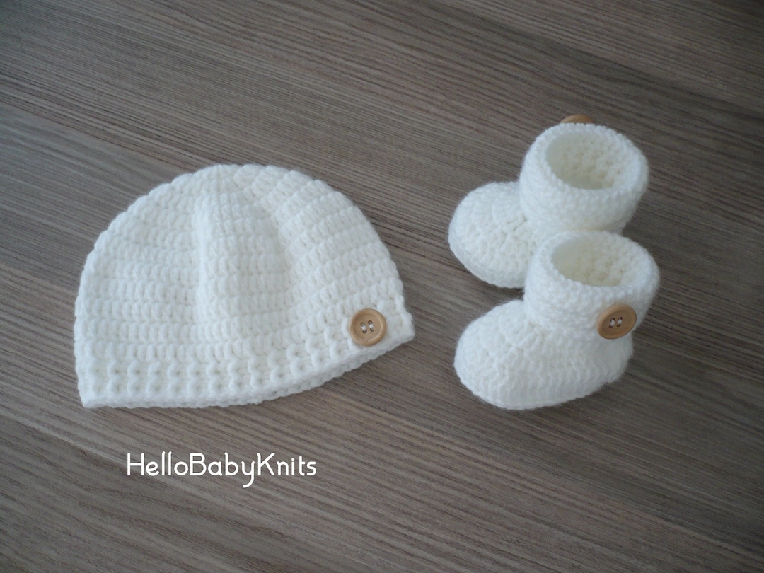 Handmade Crochet baby boy botties and cap set main image 0
