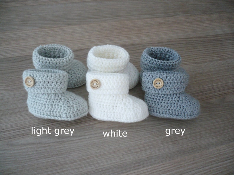 Crochet baby booties, Baby crib shoes, Newborn baby booties, Unisex baby shoes, New baby gift Light grey