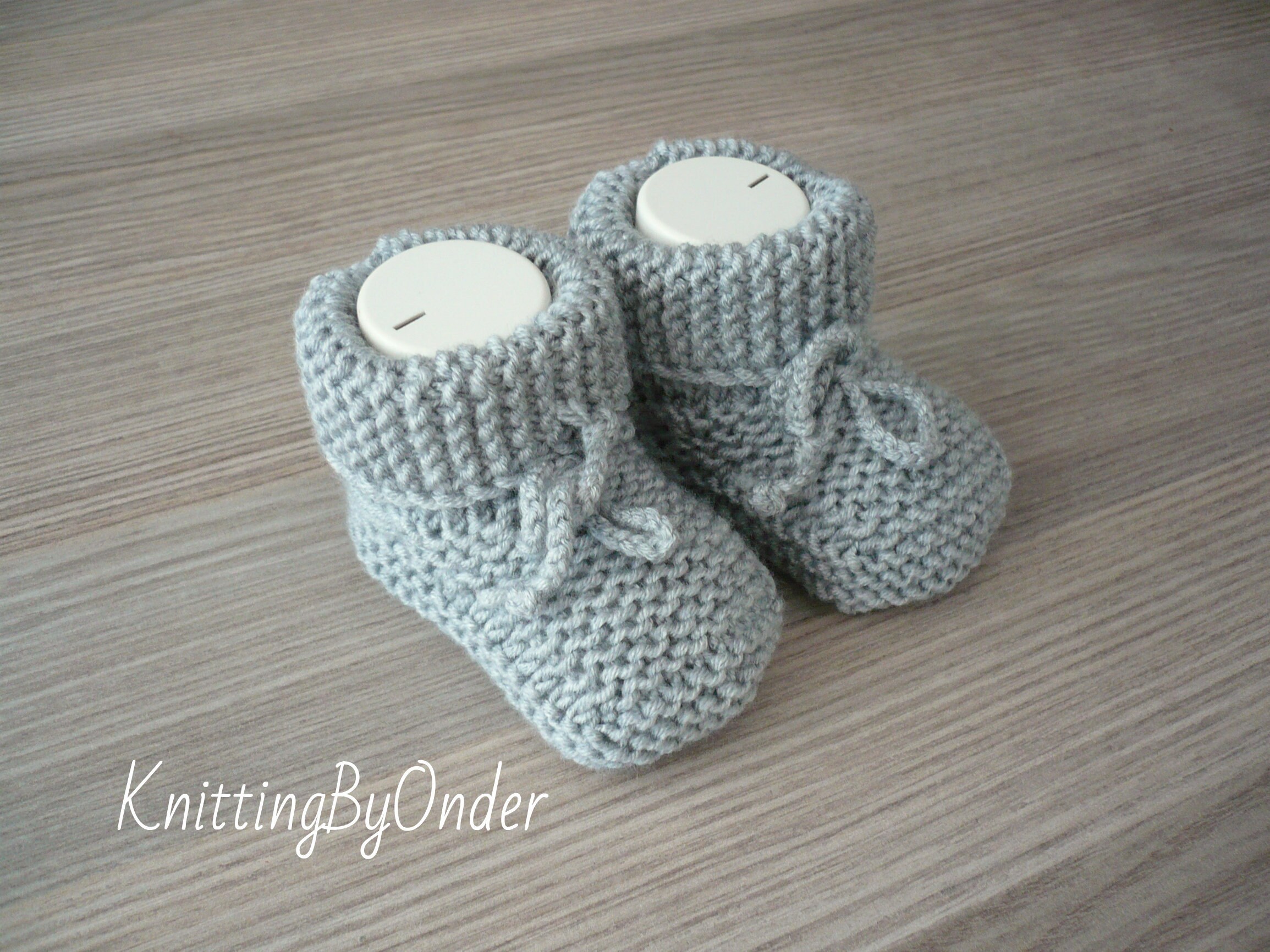Knitted newborn shoes Clearance
