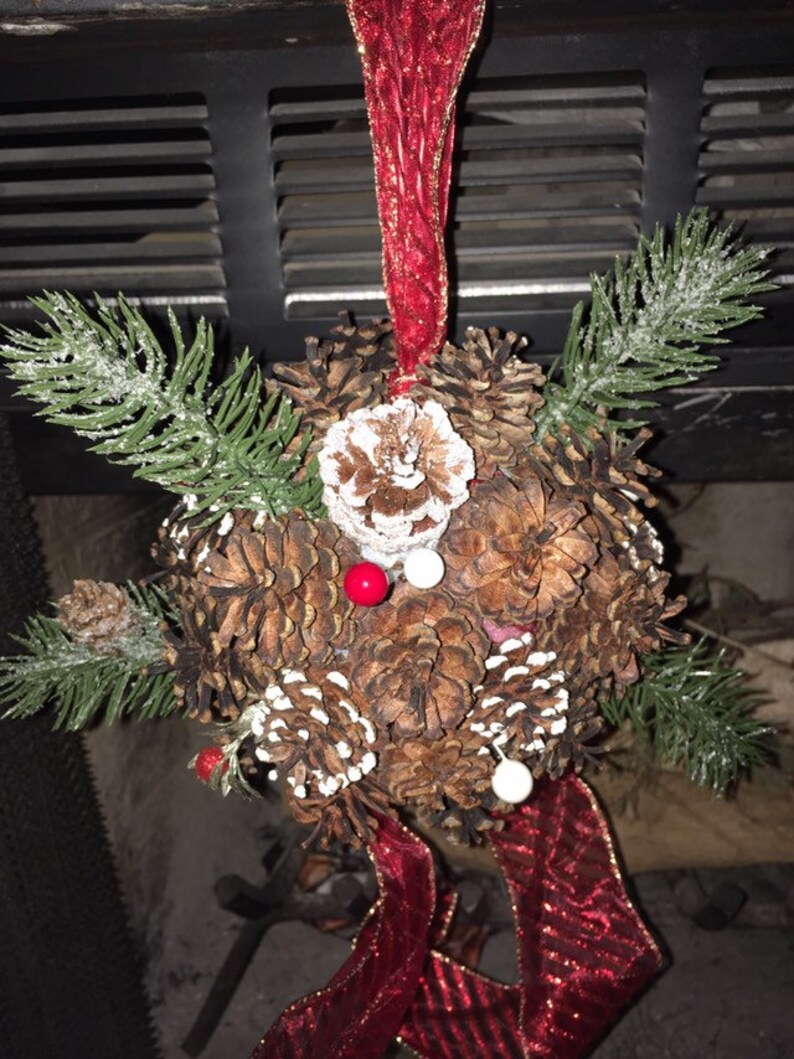 Winter Decor Chistmas Decoration Christmas Wreath Ball Pine Cone Kissing Ball