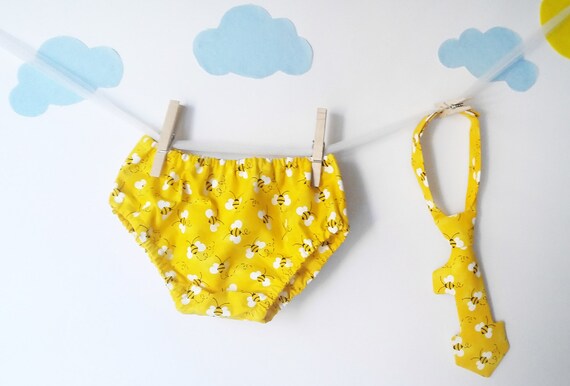 bee first birthday outfit