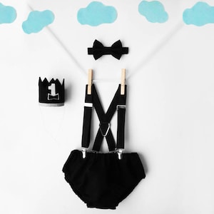 Tenue de gâteau smash garçon noir, 1er anniversaire de Mr onederful, gâteau fracassant pour garçon, couronne de feutre noir et blanc, noeud couvre-couche noir