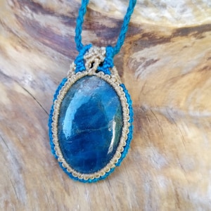 micro macrame stone necklace, blue apatite pendant, macrame apatite necklace, boho style necklace, stone pendant