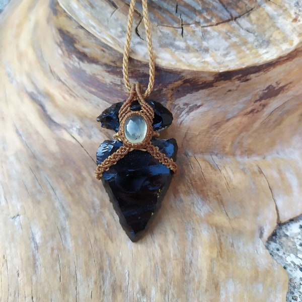 collier pointe de flèche obsidienne et préhnite en micro macramé