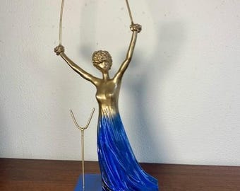 珍しいシュールなブロンズ彫刻「ヴィーナス」、サルバドール・ダリの