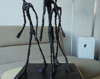 Sculpture Three men Walking (after) Alberto Giacometti - Abstract Statue - Handmade - Vintage - Signed Year 1974