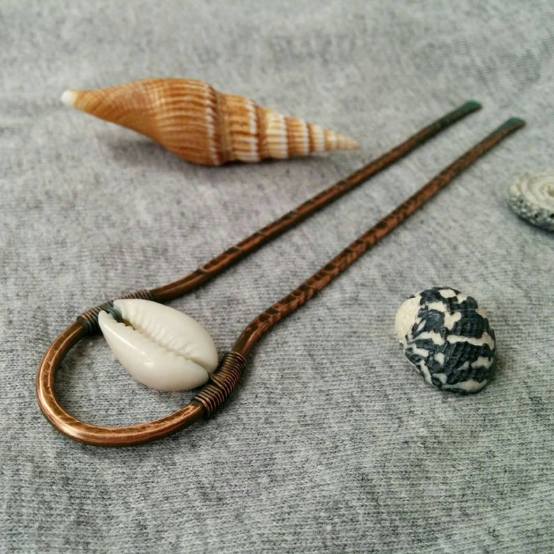 Shell hair fork Cowrie shell, handmade hair fork sea shell, rustic copper hair stick, metal hair stick, boho hair jewelry, hair accessories Bild 1