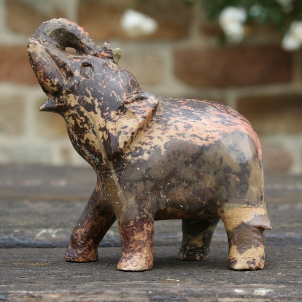 Elephant indien, taillé, sculpture, soapstone / Carved elephant, stéatite, indian, boho, ethnique, bohemian