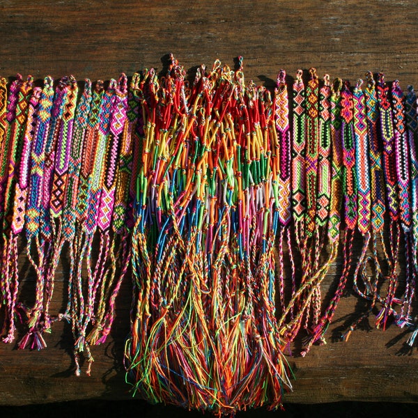 Lot surprise de 3 bracelets brésiliens multicolores fait main par mes soins / Handmade friendship bracelets, tribal, hippie, boho, ethnique