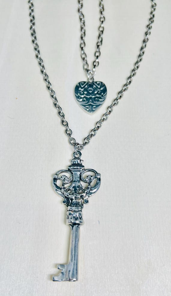 Guess key necklace best sale
