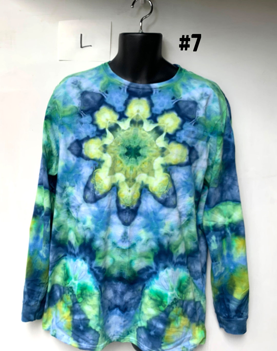 how to tie dye a long sleeve shirt