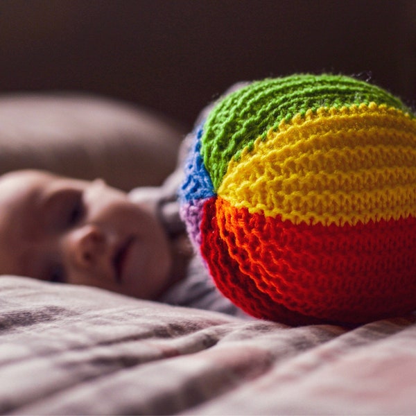 Hand-Knit Baby Rattle Toy Ball, Baby Shower Gift, Baby Toys, Nursery Decor, Play Ball, Rainbow Baby Shower