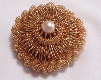 Stunning Alice Caviness Signed Vintage Big Chunky Gold Tone & Faux Pearl Twisted Wire Dome Brooch