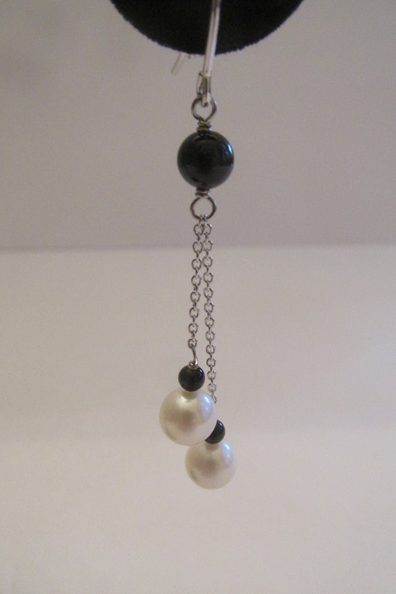 Gorgeous Vintage Signed 925 Pearl & Onyx Dangle Dr