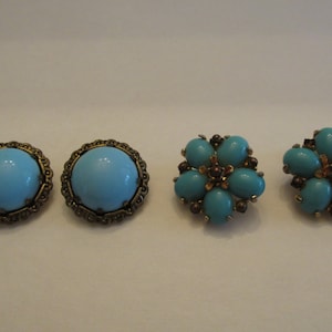 Vintage lot of 2 pair 1950&#39;s imitation turquoise clip earrings