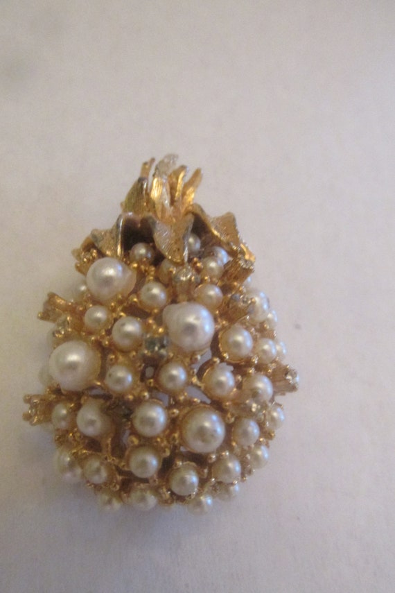 Gorgeous Signed Alice Caviness Pineapple Brooch wi
