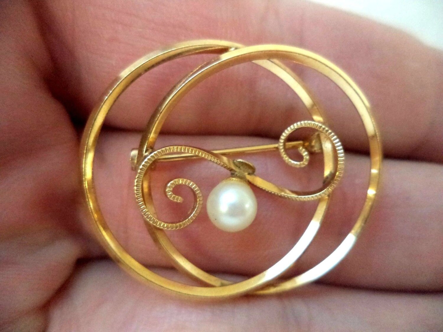 ♡FBHL♡ Stunning Vintage 12K GF Swirl Flower & Faux Pearl Pin - Etsy