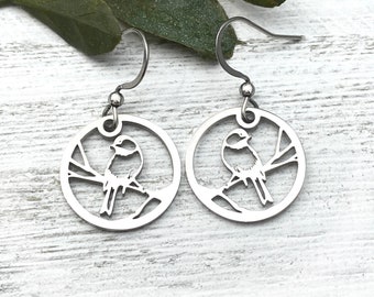 Pendientes pequeños o mini con forma de pájaro cantor