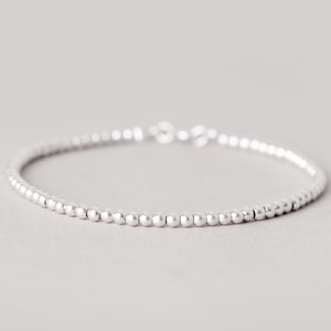 Pulseira de contas de prata esterlina, pulseira skinny stack, pulseira minimalista fina, pulseira simples em camadas, pulseiras femininas de contas, contas de 2,5 mm