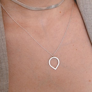 Silver Teardrop Necklace, Leaf Silver Necklace, Raindrop Necklace, Geometric Silver Necklace, Drop Silver Pendant Necklace, Tiny Silver Drop