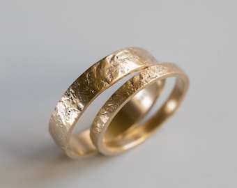 Solide Gold Eheringe, Gold Eheringe Set, 14K Ringe, 8K Ringe, rustikaler Ehering, gehämmerte Eheringe, strukturierte Goldringe, 585