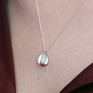 Seed Pod Necklace, Floral Sterling Silver Necklace, Botanical Silver Necklace, Silver Plant Necklace, Nature Inspired Jewelry, Real Seed