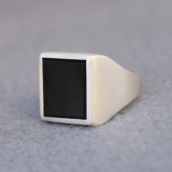 Anillo de ónix de plata de ley, anillo de ónix para hombre, anillo de ónix negro para hombre, anillo minimalista cuadrado para hombre, anillo moderno rectangular, anillo de piedra preciosa de sello