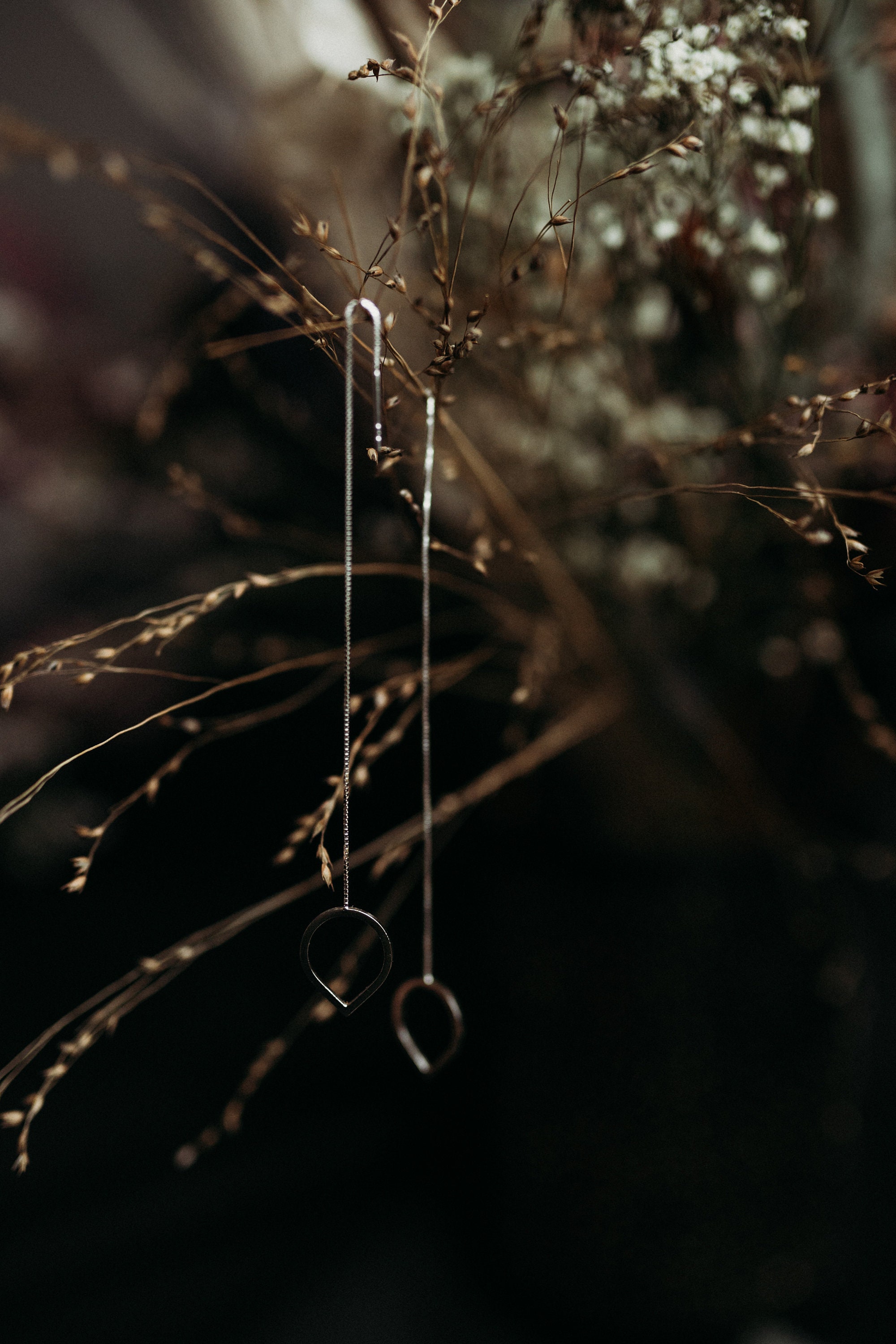 Metal Chain with Leaves Earrings main image 1