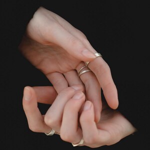 Zilveren bandringset, stapelringen zilver, platte bandring, stapelbare ringset, dikke stapelring, mix en match zilveren ringen, stapelring afbeelding 8