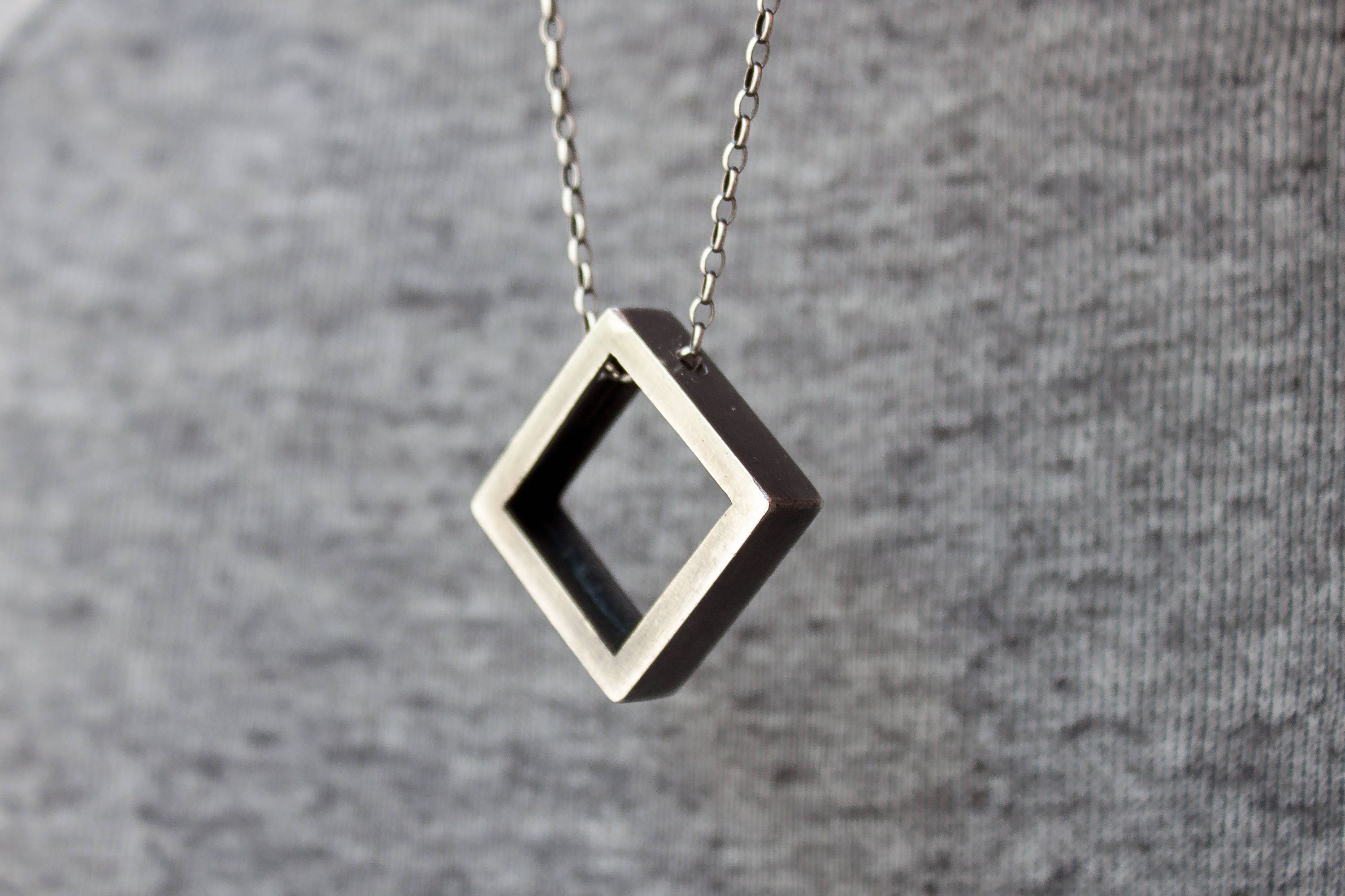 ◆HYERES LOR◆ [Bayer] Silver (C) Moving Square Necklace M B ◇HYERES LOR◇ [Bayer] Silver (C) Moving Square Necklace M B