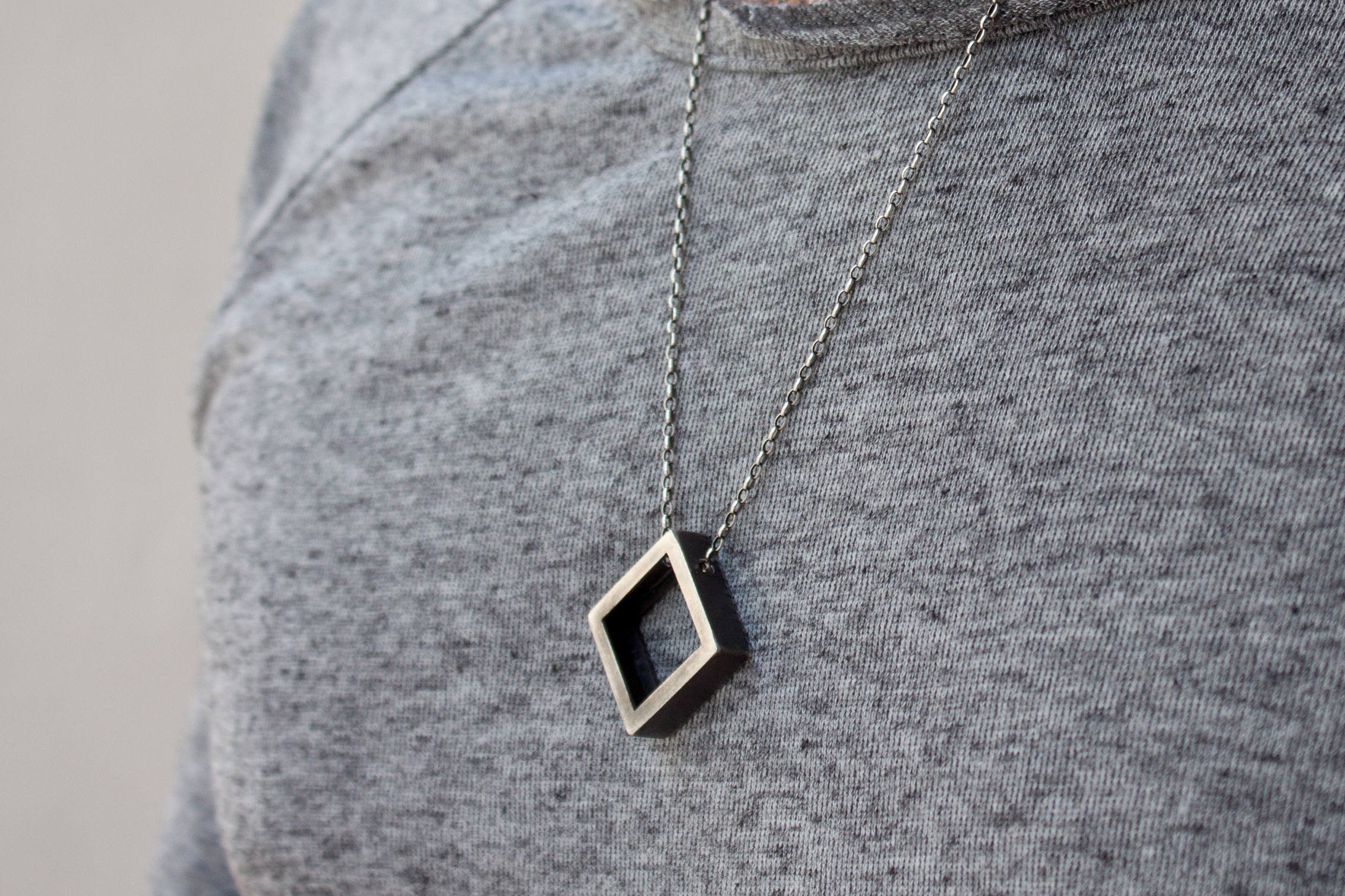 ネックレス・ペンダント QUARQOR 7514 silver925 NECKLACE Silvora Silver Chain 3MM 925 Sterling Silver Figaro Link