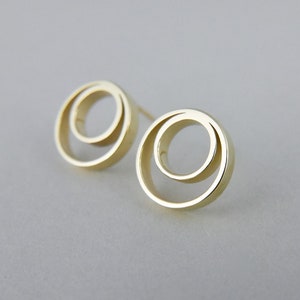 585 Gold Studs, Minimalist 14K Gold Earrings, Geometric Earrings, Solid Gold Earrings, Round Earrings, Circle Earrings, Open Circle Stud imagem 6