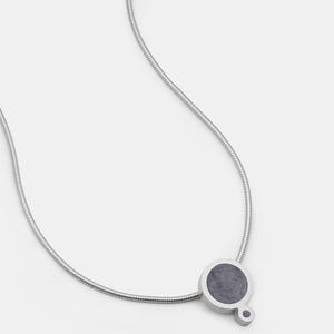 Collar Duo de hormigón, colgante pequeño de plata de ley, collar redondo único, collar de círculo geométrico, joyería de cemento, colgante de hormigón, regalo imagen 3
