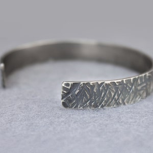 Männer Silber Armband, Männer Manschettenarmband, Männer Metall Armbänder, Männer Silber Armreif, Schweres Silber Armband, Männer Schmuck, Schwarz Silber Armband Bild 6