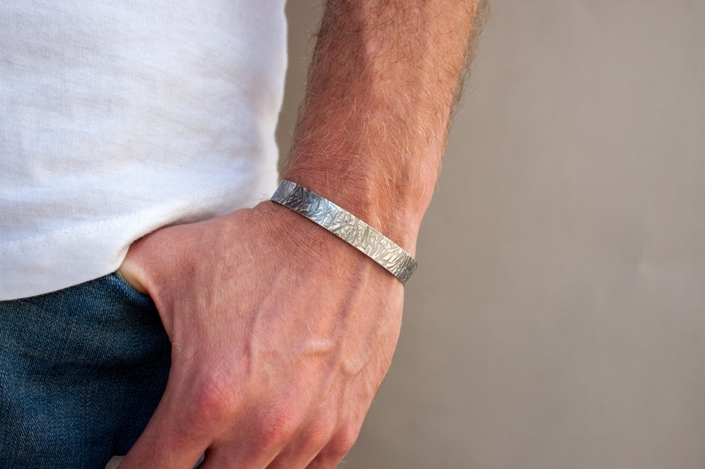 Männer Silber Armband, Männer Manschettenarmband, Männer Metall Armbänder, Männer Silber Armreif, Schweres Silber Armband, Männer Schmuck, Schwarz Silber Armband Bild 2