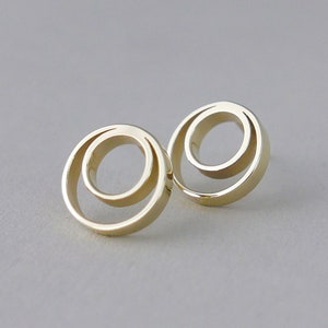 585 Gold Studs, Minimalist 14K Gold Earrings, Geometric Earrings, Solid Gold Earrings, Round Earrings, Circle Earrings, Open Circle Stud imagem 4