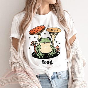 Frog Toad Tshirt, Cute Cottagecore T-shirt, Kawaii Froggy shirt, Toad Mushroom Graphic Tee, Woman Oversize Top, Botanical Frog Lover Gift