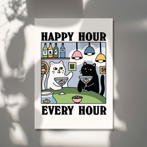 Peut inclure: Un chat blanc et un chat noir sont assis au bar avec un verre dans chaque patte. Le chat blanc porte un n&oelig;ud papillon bleu. Le bar est d&eacute;cor&eacute; de lumi&egrave;res color&eacute;es et d'une enseigne qui dit "Happy Hour Every Hour".