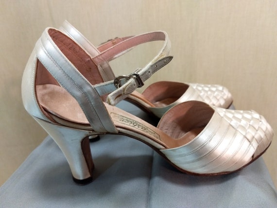 Gorgeous satin 1940's shoes, wedding shoes